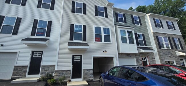 Building Photo - 268 Talucci Dr