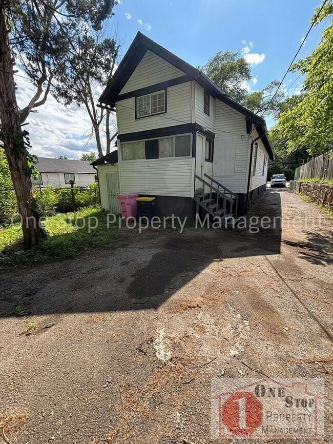 Building Photo - Beautiful 4 Bedroom 1 Bathroom Home in Kan...