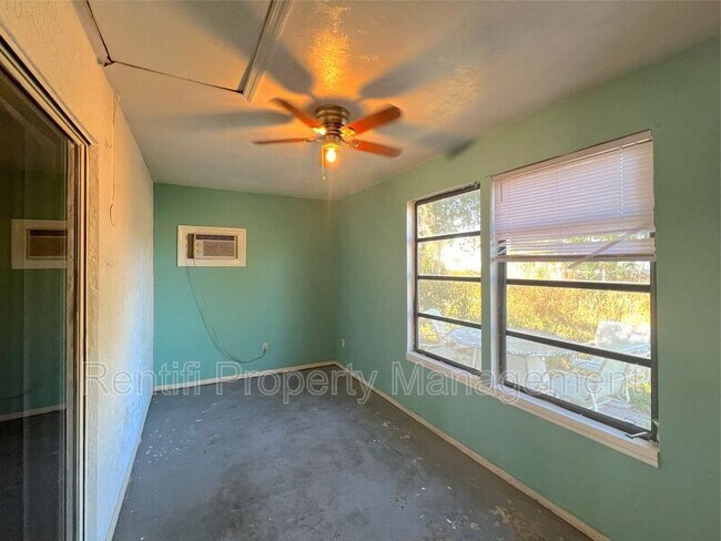 Foto del edificio - 7493 Pebble Beach Rd