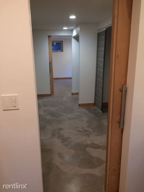 Building Photo - 5127 SW Admiral Way