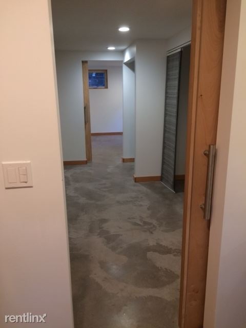 Foto del edificio - 5127 SW Admiral Way