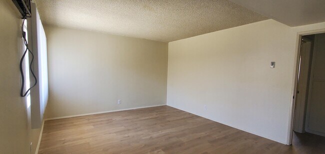 Foto del edificio - 2403 Seneca St