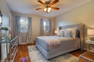 Building Photo - Gardens At Raritan