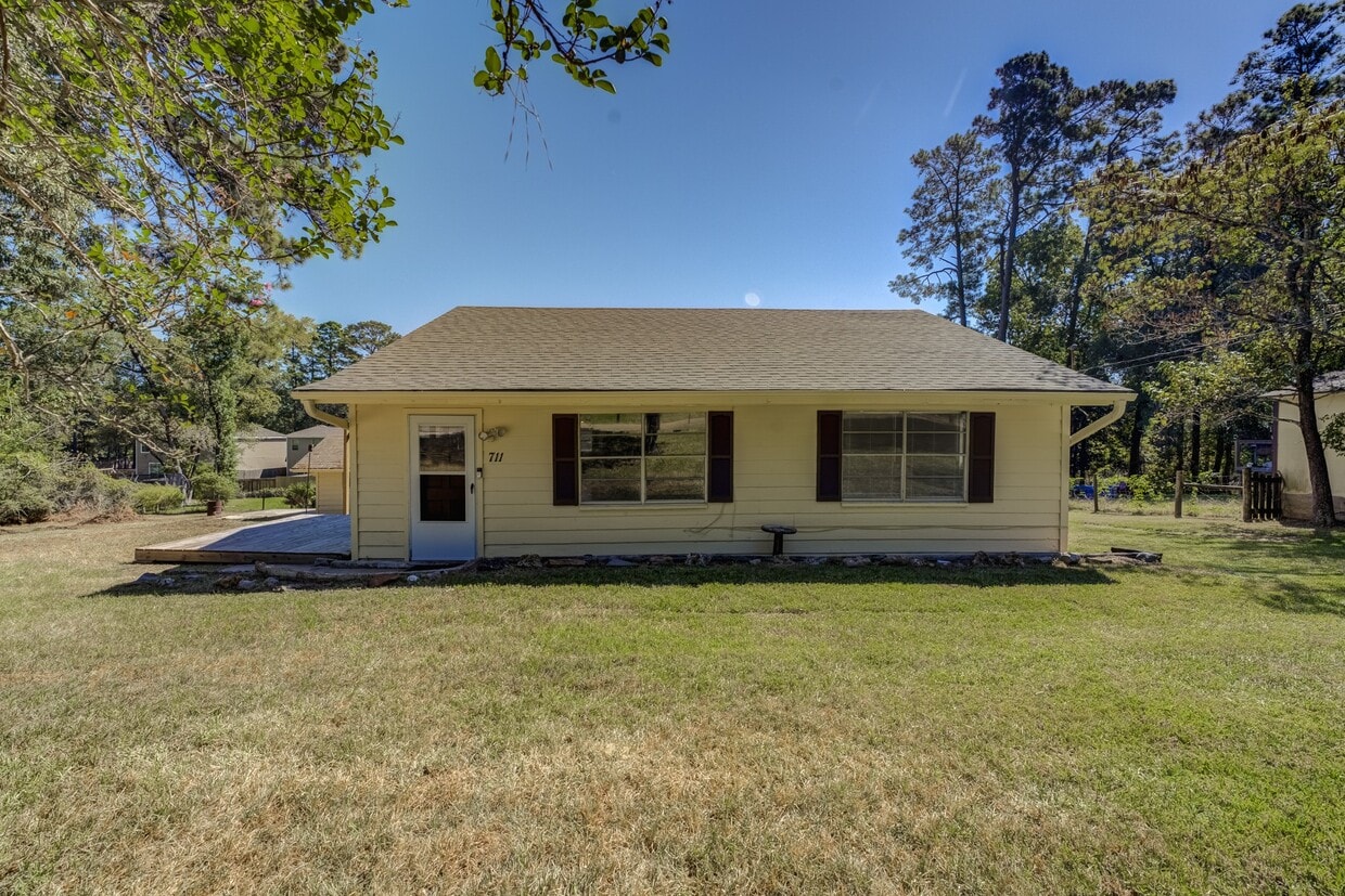 Foto principal - 711 Cherokee Dr