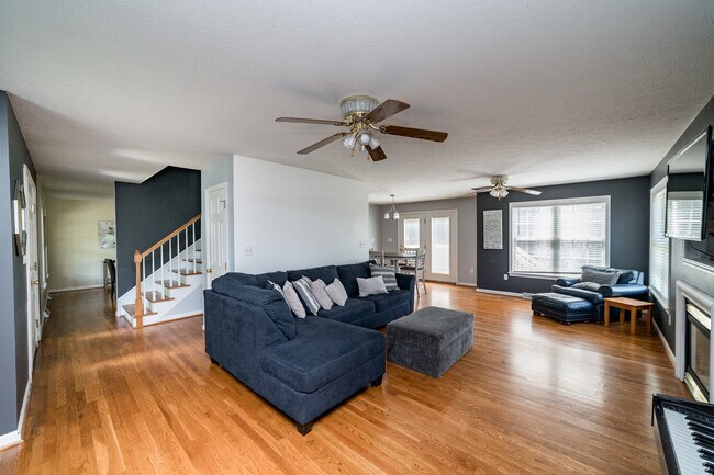 Building Photo - 72 Viking Dr