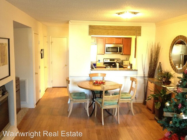 Building Photo - 2 br, 2 bath House - 3845 Lasalle Dr. #109