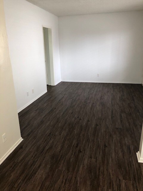 Building Photo - 3540 Overland Ave