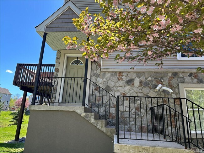 Building Photo - 16 David Lester Dr