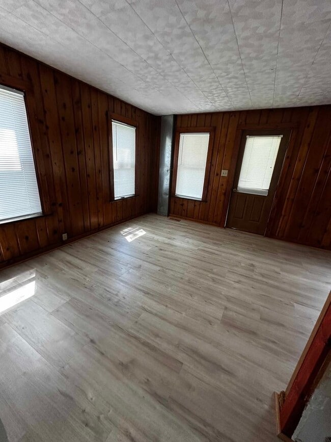 Building Photo - 3432 Flansburg Rd