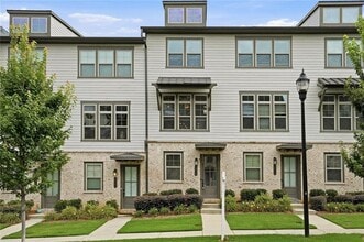 Building Photo - 2438 Figaro Dr