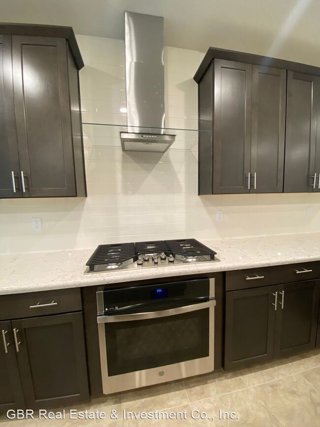 Foto del edificio - 4 br, 3.5 bath House - 3912 Stanwick Avenue