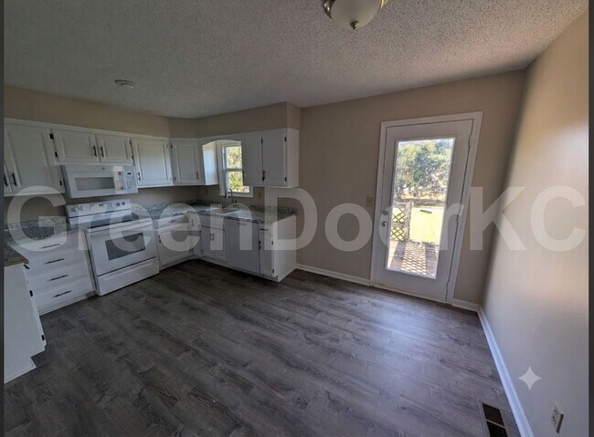 Foto del edificio - 13843 S Constance Ct