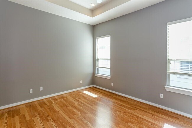 Foto del edificio - 4030 Center St