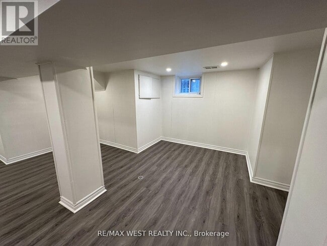 Photo du bâtiment - 26 Walter Ave