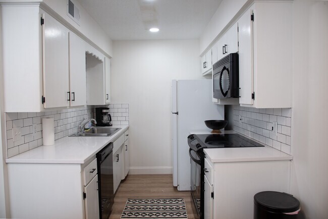 Building Photo - 1017 S 22nd St