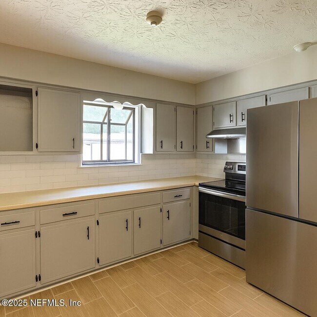 Foto del edificio - 3671 Red Oak Cir W