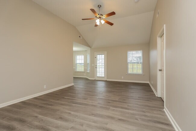 Building Photo - 405 Evelyn Dr