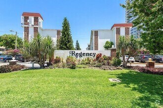 Building Photo - 4500 N Flagler Dr