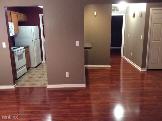Building Photo - 2 br, 2 bath Condo - 46117 Allenton