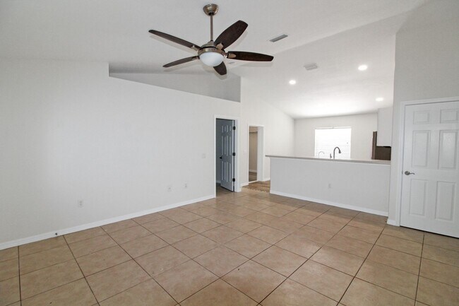 Building Photo - South Venice Annual Home for Rent
