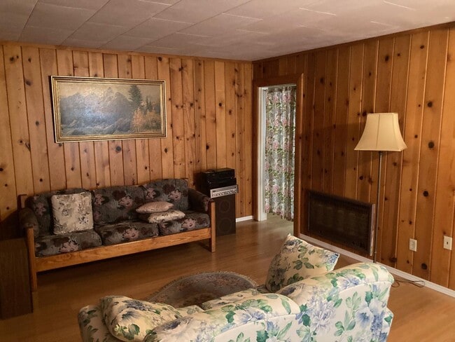 Building Photo - 151 Mill St