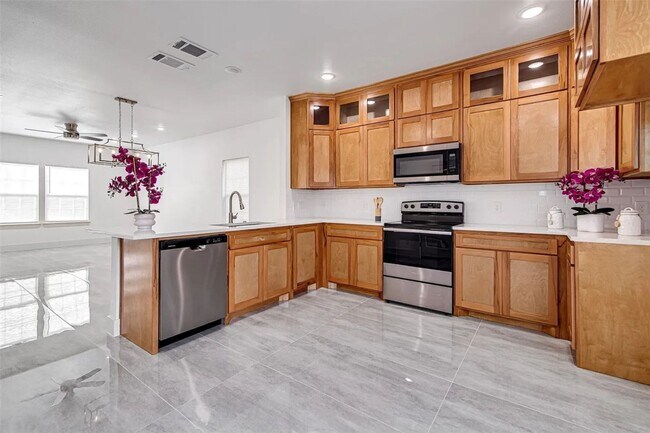 Foto del edificio - 3155 N Glen Garden Dr