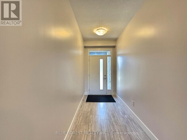 Photo du bâtiment - 2112 Meadowgate Blvd