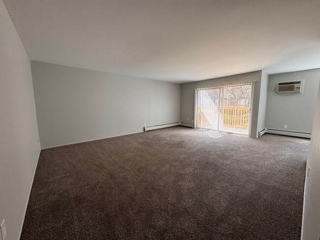 Building Photo - Harvard House