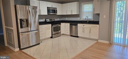 Building Photo - 8831 Rusland Ct