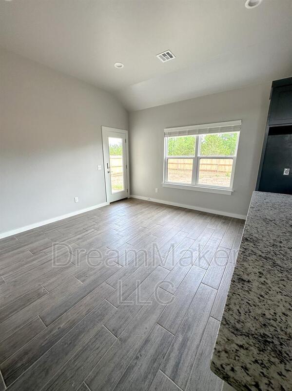 Foto del edificio - 5192 Red Maple Ave