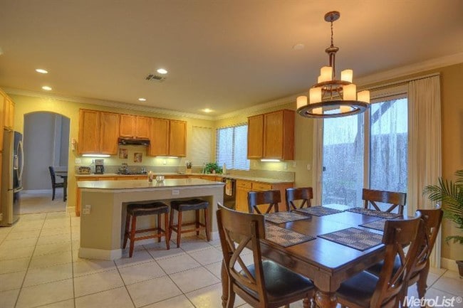 Foto del edificio - 4190 Meadow Wood Dr