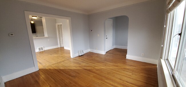 Foto del edificio - 351 Edgewood Pl