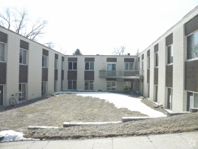 Building Photo - Erin Apartments