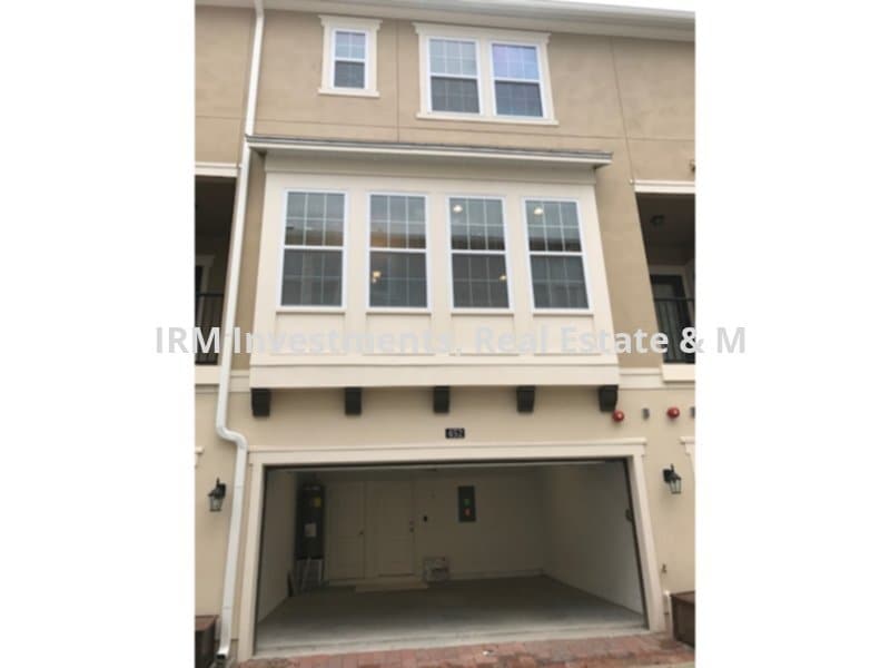 Foto del edificio - 3 bed 3.5 bath townhome 2 car garage LAWRENCE MODEL