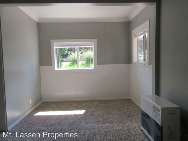 Building Photo - 2 br, 1 bath House - 905 Cottage Street