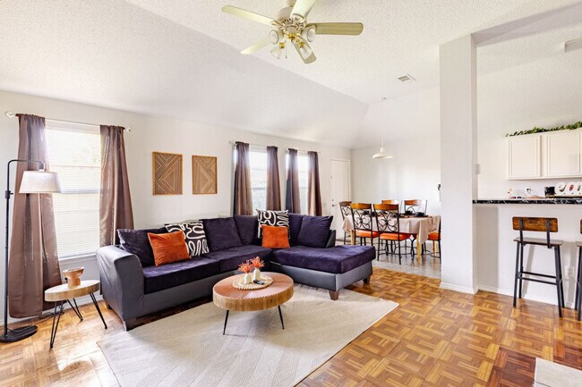 Foto del edificio - 8116 Shoshoni Dr