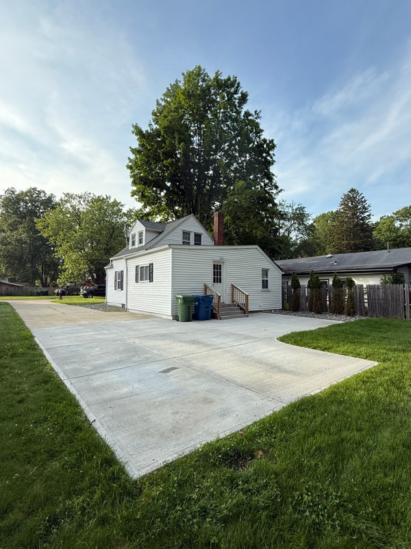 Building Photo - 36370 S Riverview Dr