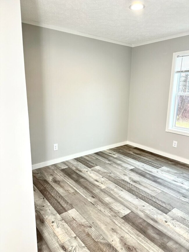 Building Photo - Single Family 3 Bedroom House for Rent @ H...