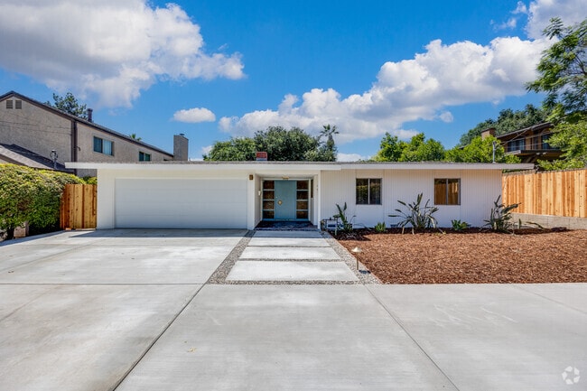 Building Photo - 1951 Mar Vista Ave