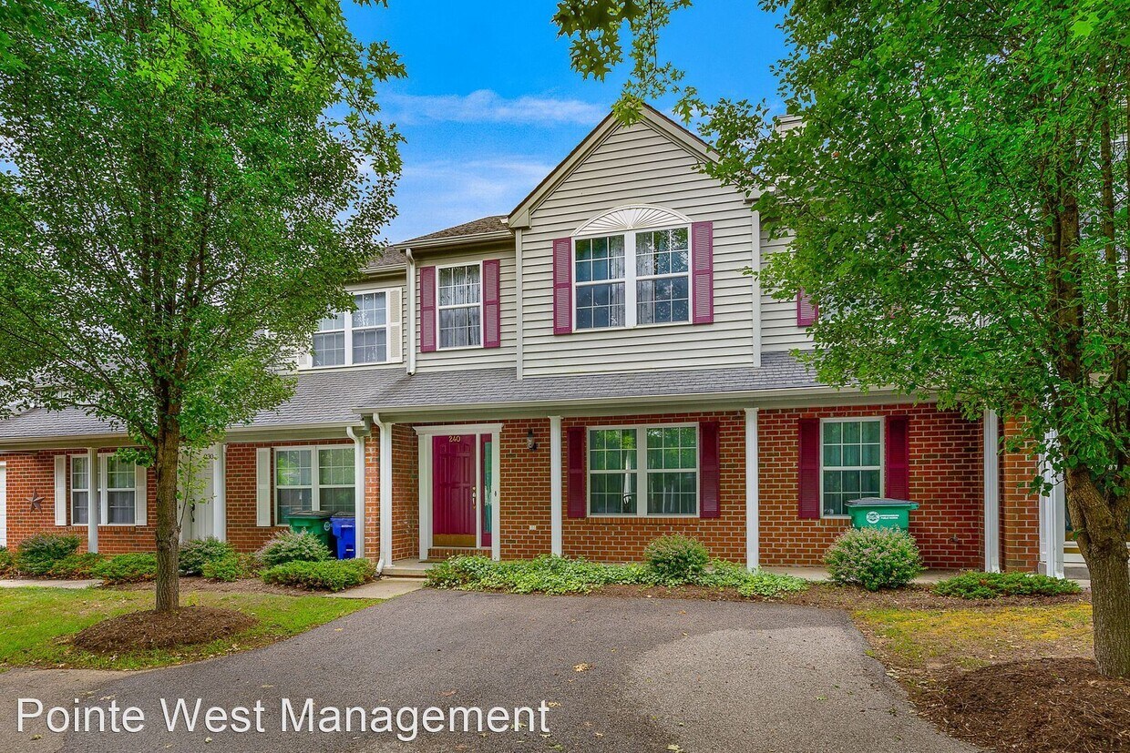 3 br, 2.5 bath House 240 Tall Oak Blvd House for Rent in