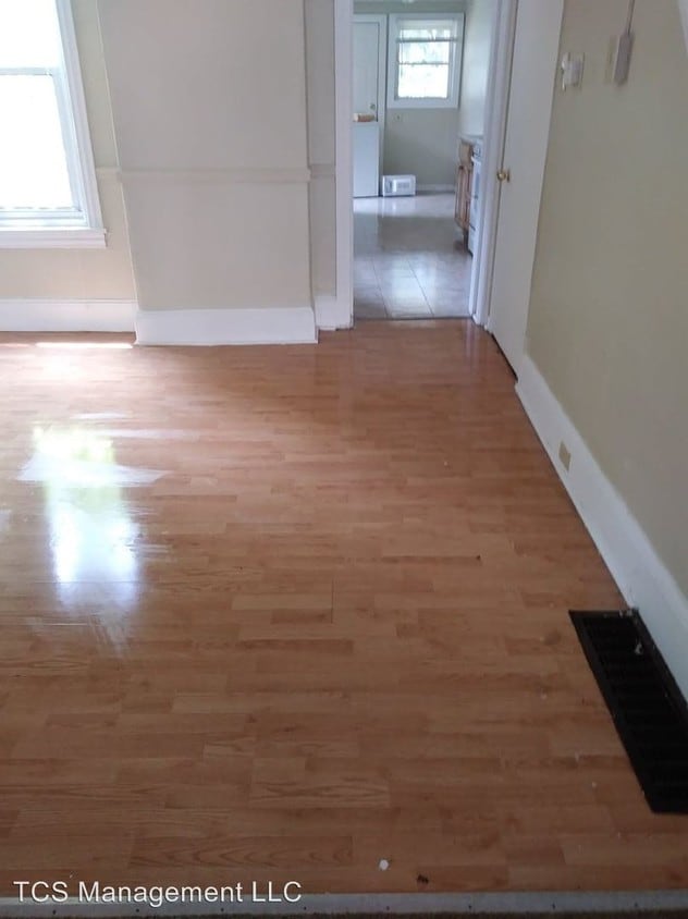 Primary Photo - 4 br, 1 bath House - 710 W Elm St