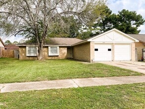 Building Photo - 5615 Lynngate Dr