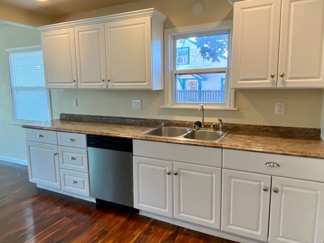 Building Photo - Charming 2bdrm, 1.bath house with garage, workshop space and large yard