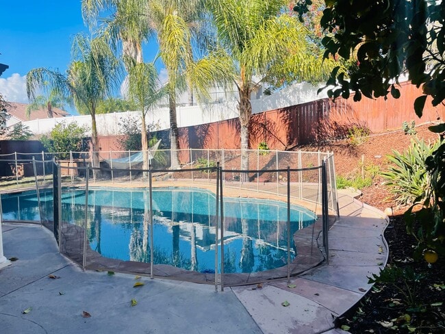 Foto del edificio - 4 Bed Pool House for Rent in Wildomar