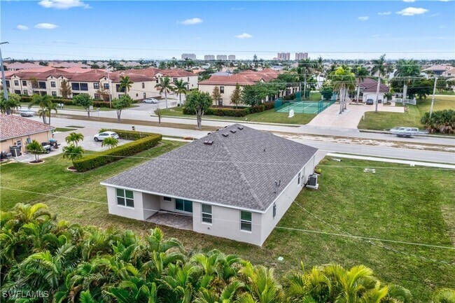 Foto del edificio - 1903 Cape Coral Pkwy W