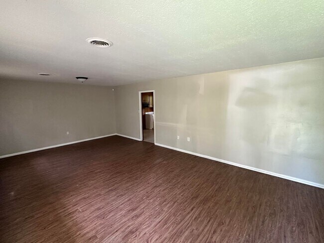 Building Photo - 3218 Meadow Forest Dr