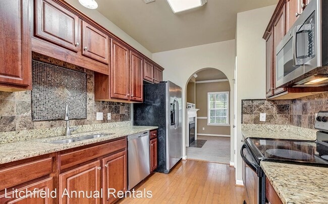 Building Photo - 3 br, 2.5 bath House - 1631 Low Country Pl...