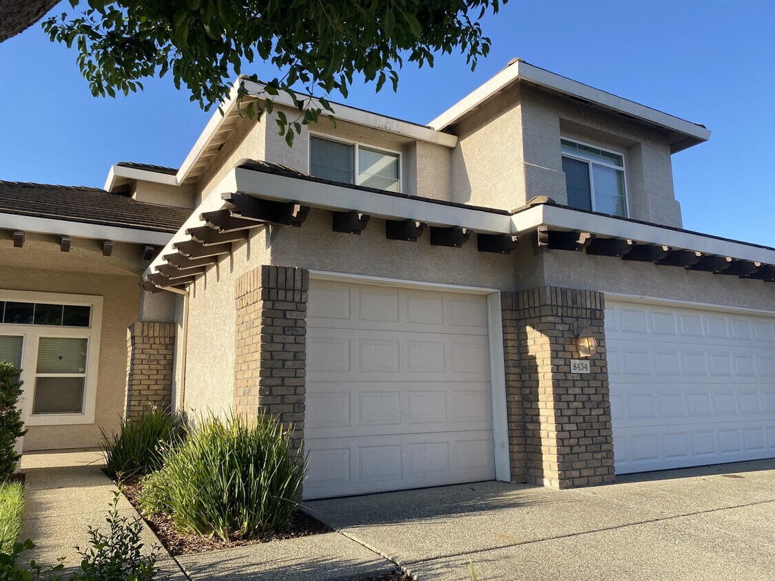 Foto principal - 8434 Kingmont Way