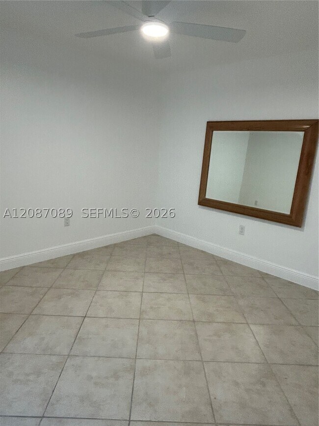 Foto del edificio - 110 S Shore Dr