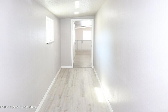 Foto del edificio - 255 Alaska Rd